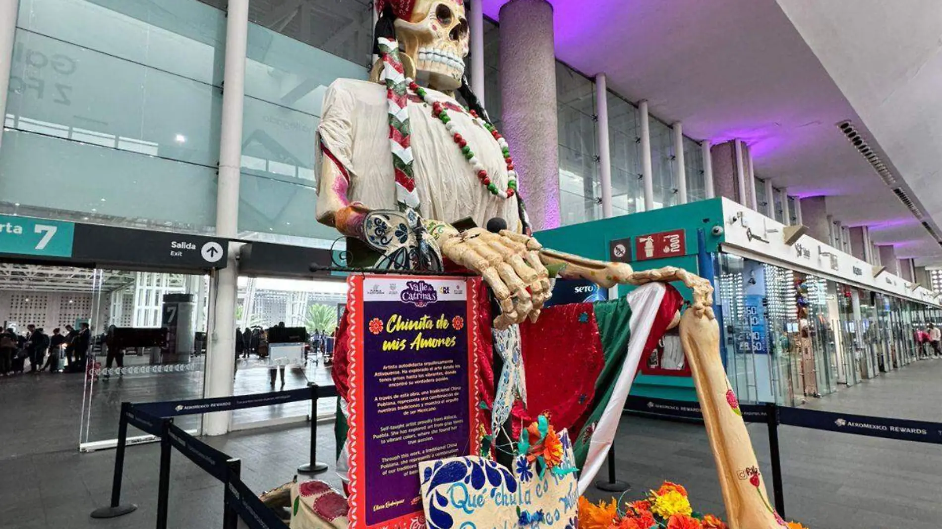 catrinas gigantes de Atlixco en aeropuertos de Puebla